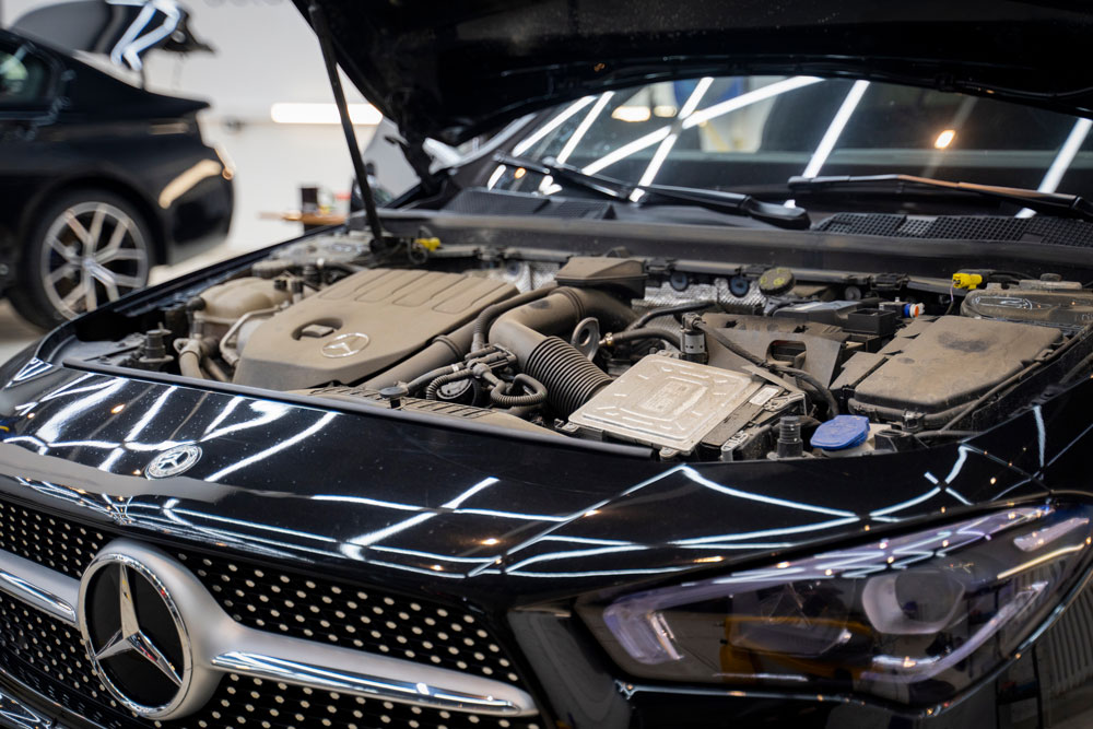 Car Mercedes Engine